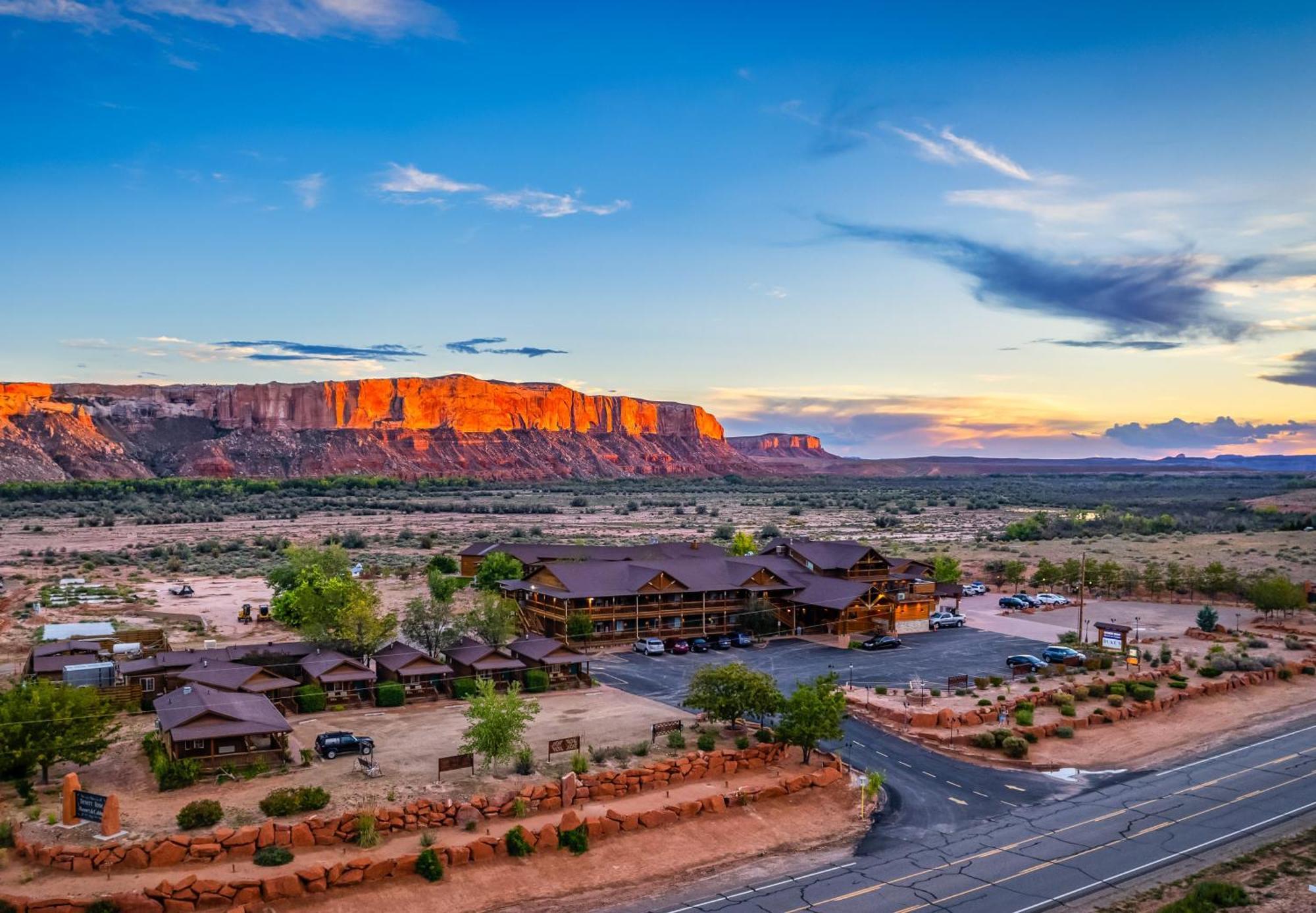 Desert Rose Resort & Cabins Bluff Exterior photo