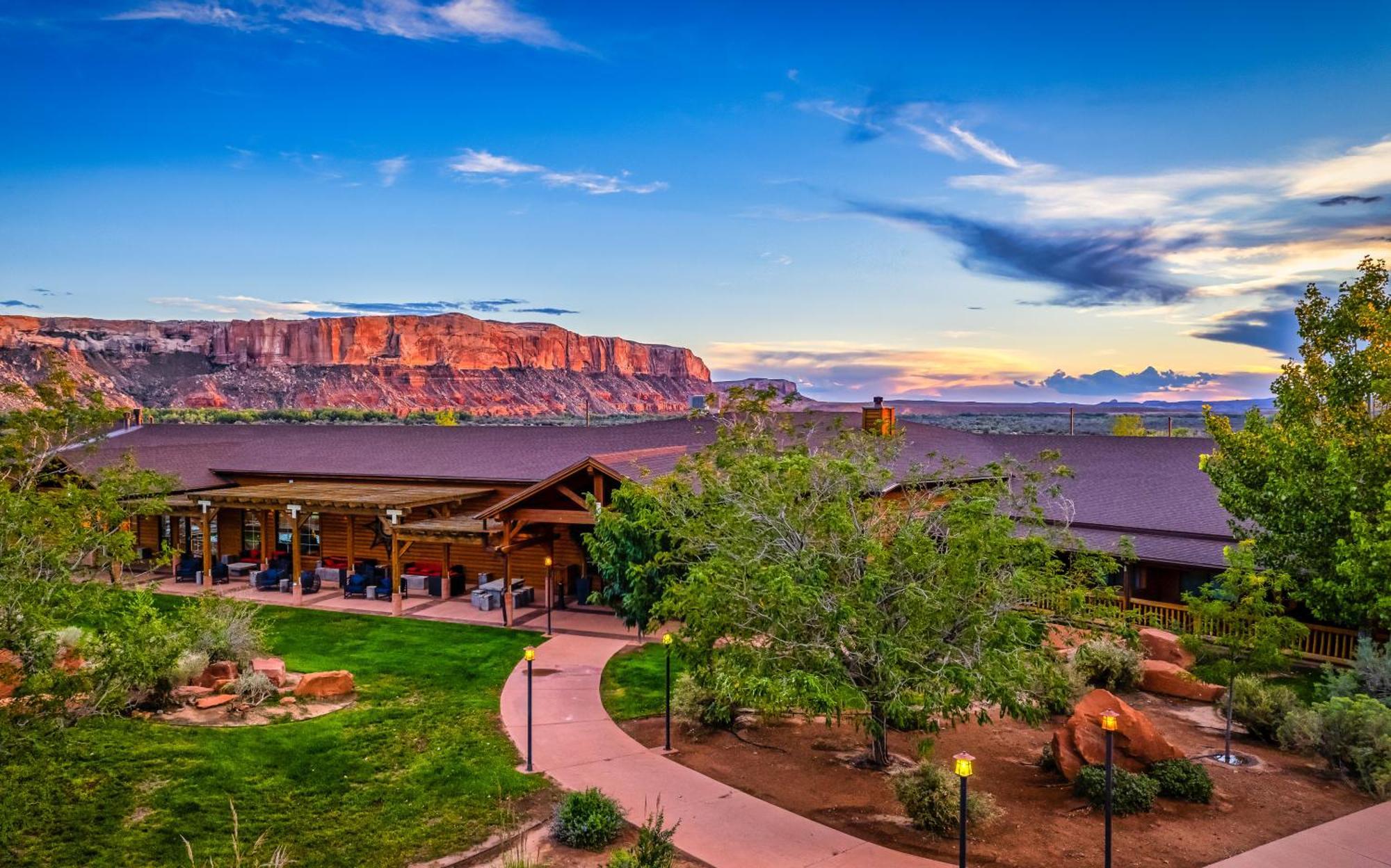 Desert Rose Resort & Cabins Bluff Exterior photo